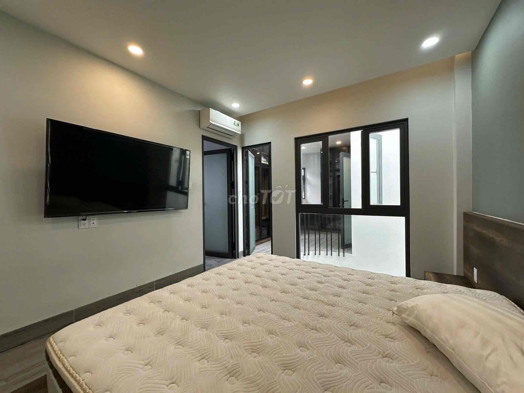 - Four-story, four-story, four-story toilets near Hoàng Sa County 1.