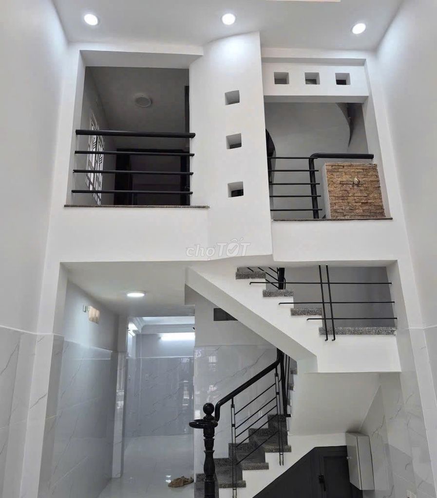 for rent: Phan Văn Trị, District 14, Bình Thạnh.