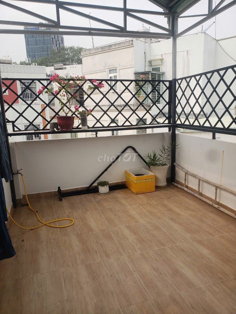 Rent the entire house one ground, two stories, rooftop, full interior.