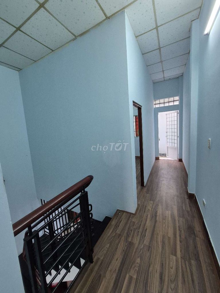 Rent 4 x 15 meters a floor 3 bedroom 2 toilets Lê Trọng Tấn