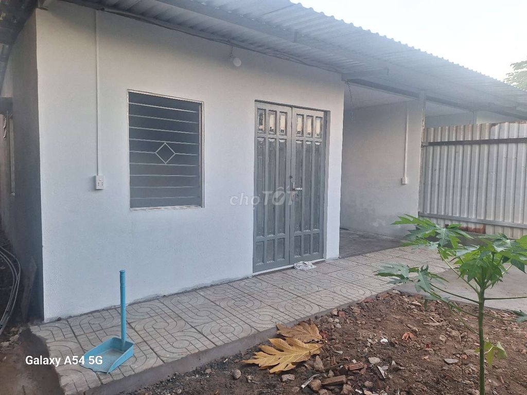 Two newly built by the alley of the car using 88 M2 kitchens, clean toilets, large gates.