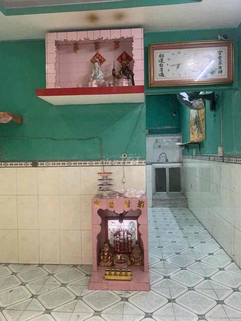 Rent the entire Trần Tuấn Khải street.