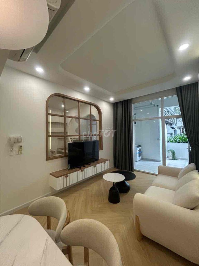 Rent an apartment. A Literal Bedroom near 650 districts 7.45 meters2, full interior.