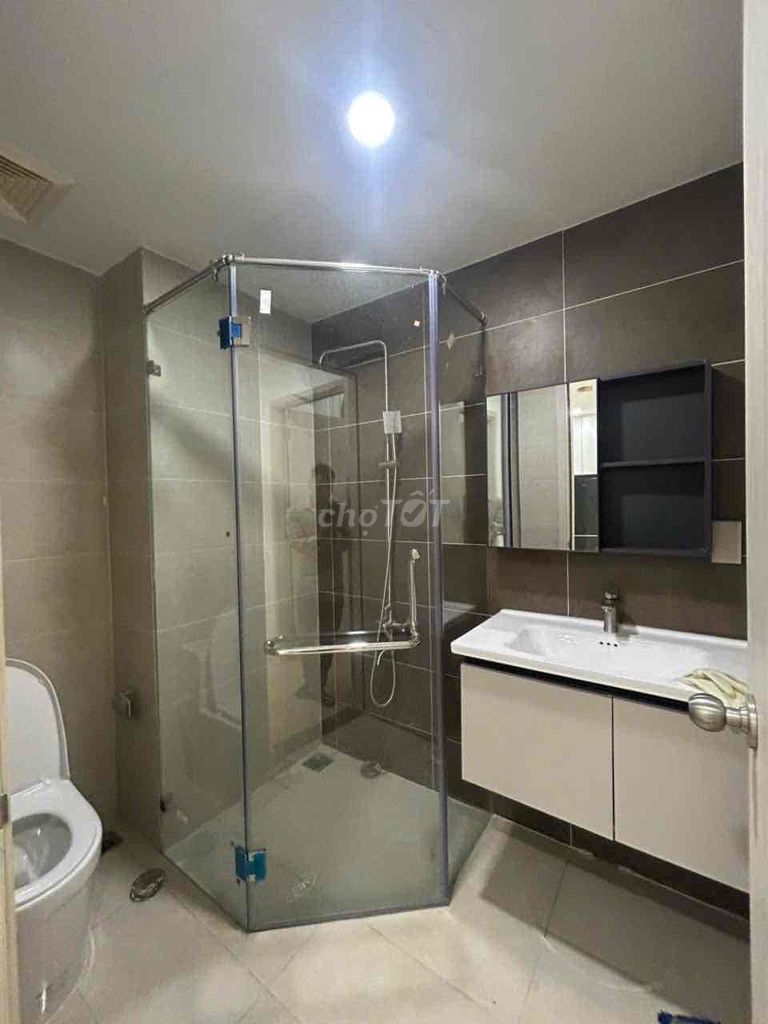 Rent an apartment. A Literal Bedroom near 650 districts 7.45 meters2, full interior.