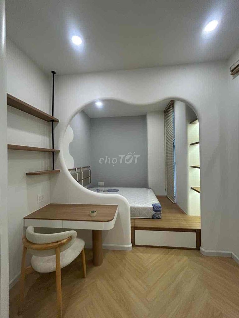 Rent an apartment. A Literal Bedroom near 650 districts 7.45 meters2, full interior.