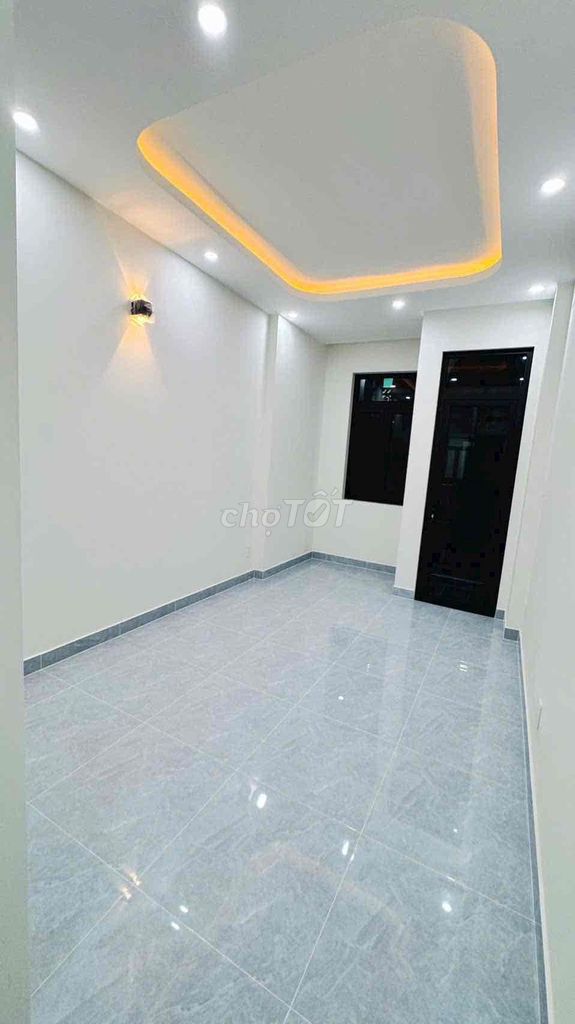 I'm the boss, renting three rooms a month.