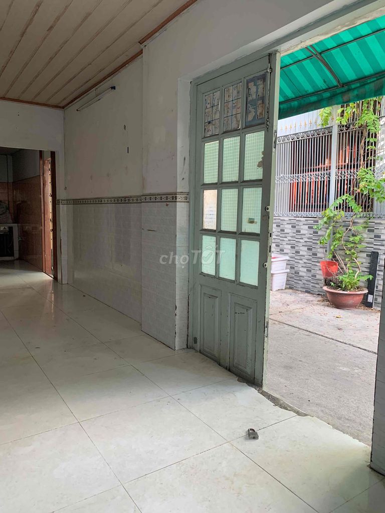 It's the owner who needs to rent a cash house on the 950 số 12 street.