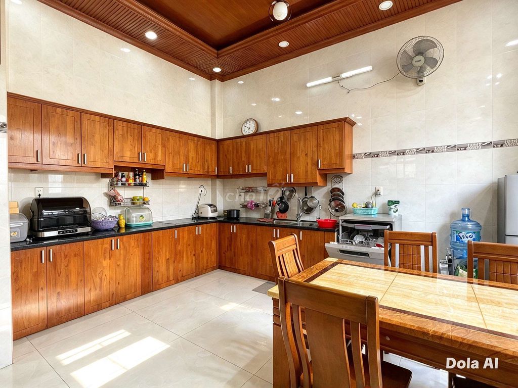 Linh Đông – 4 stories, 4 bedrooms, Place and Business