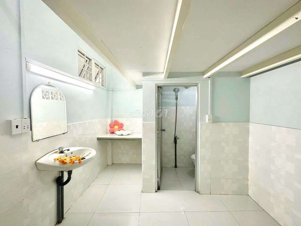 Rent room.