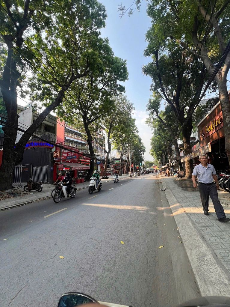 It's the owner who rents 1 595 lê văn thọ Gò Vấp - 5 x23 meters - 4 stories - 35 million