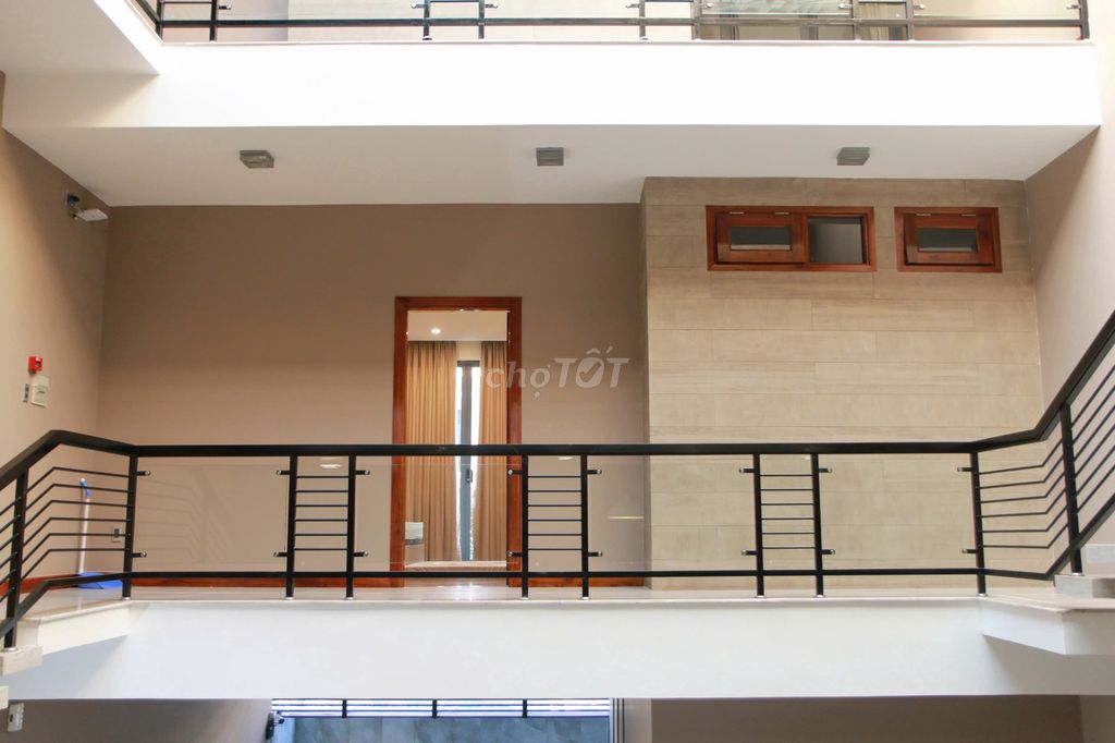 We'll call Lam Sơn. The Modern Garden - 823 meters - 4th floor - 60 million a month
