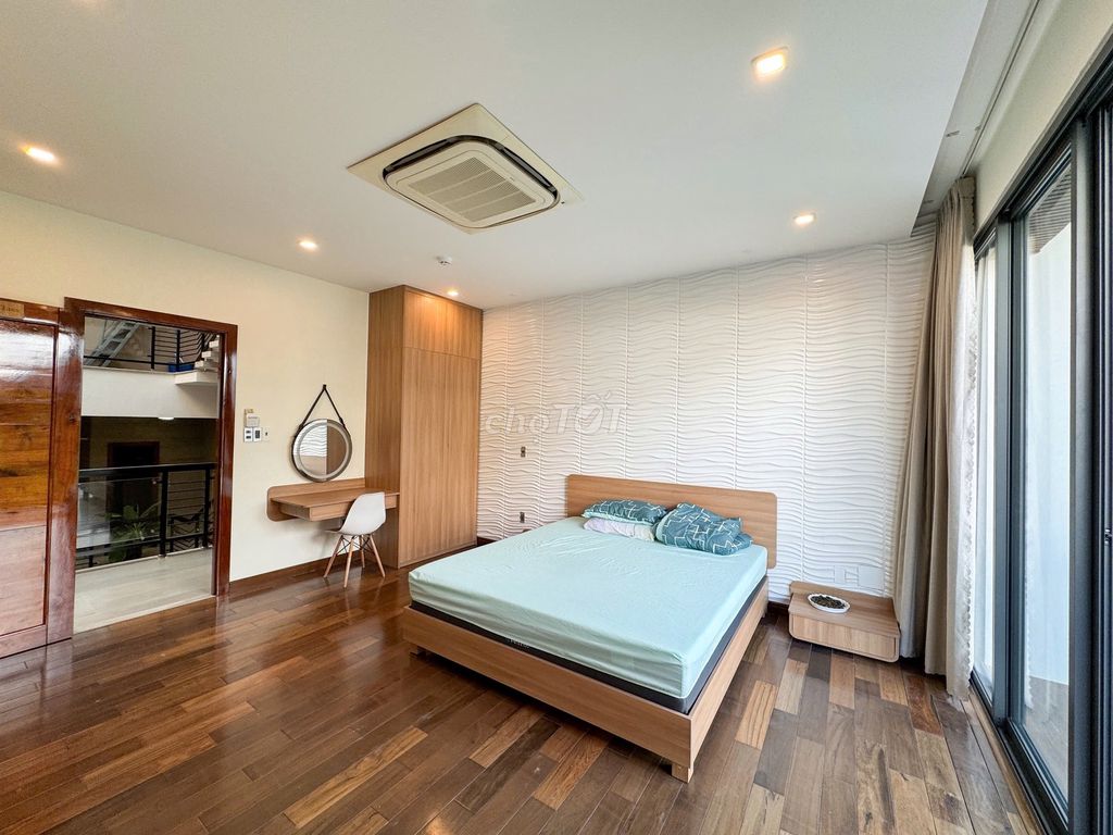 We'll call Lam Sơn. The Modern Garden - 823 meters - 4th floor - 60 million a month