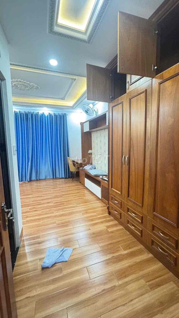 The three bedrooms are united. Three air conditionings.