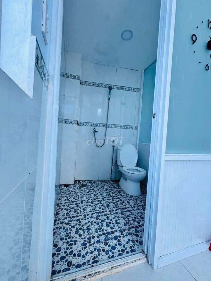 Rent a Dương Bá Trạc-7-31. 8 area. 3 mx5m6m5, 2nd floor. 2nd floor.