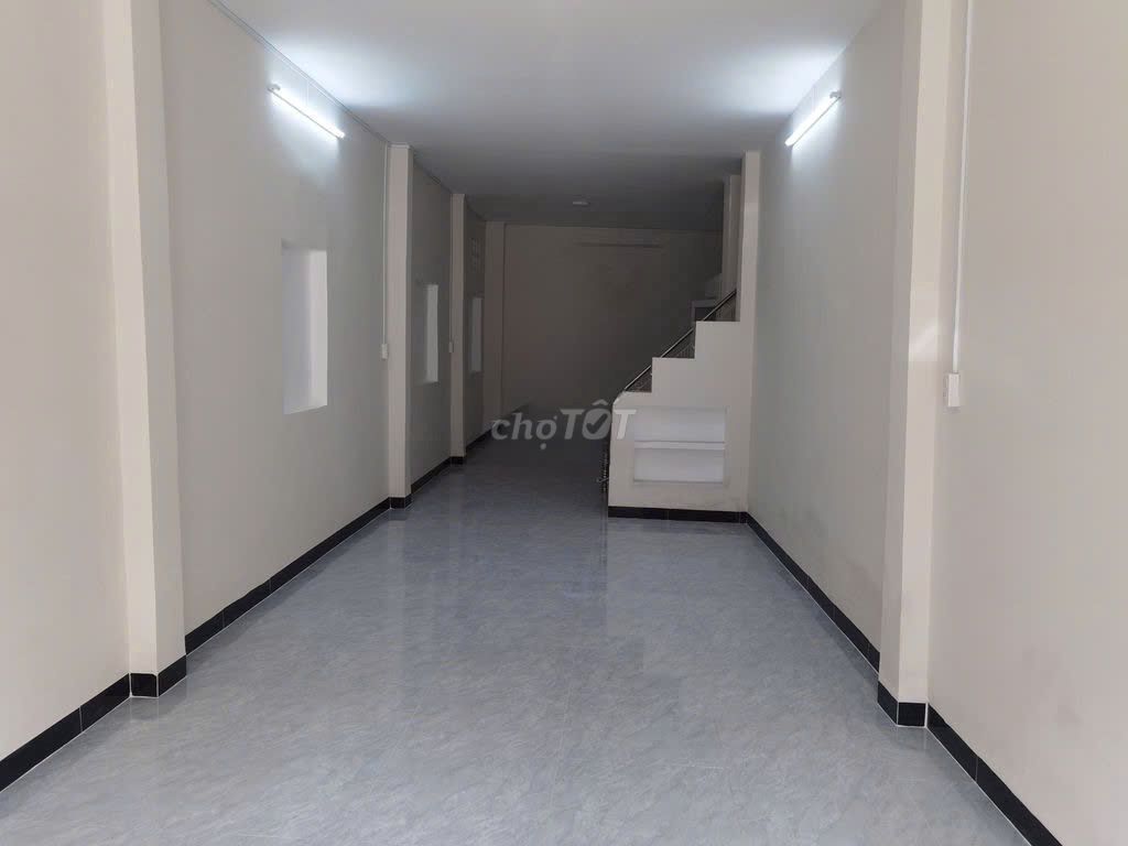 Rent the angle cmt8 to the District of 10 4x18 meters 1 L 4 bedroom