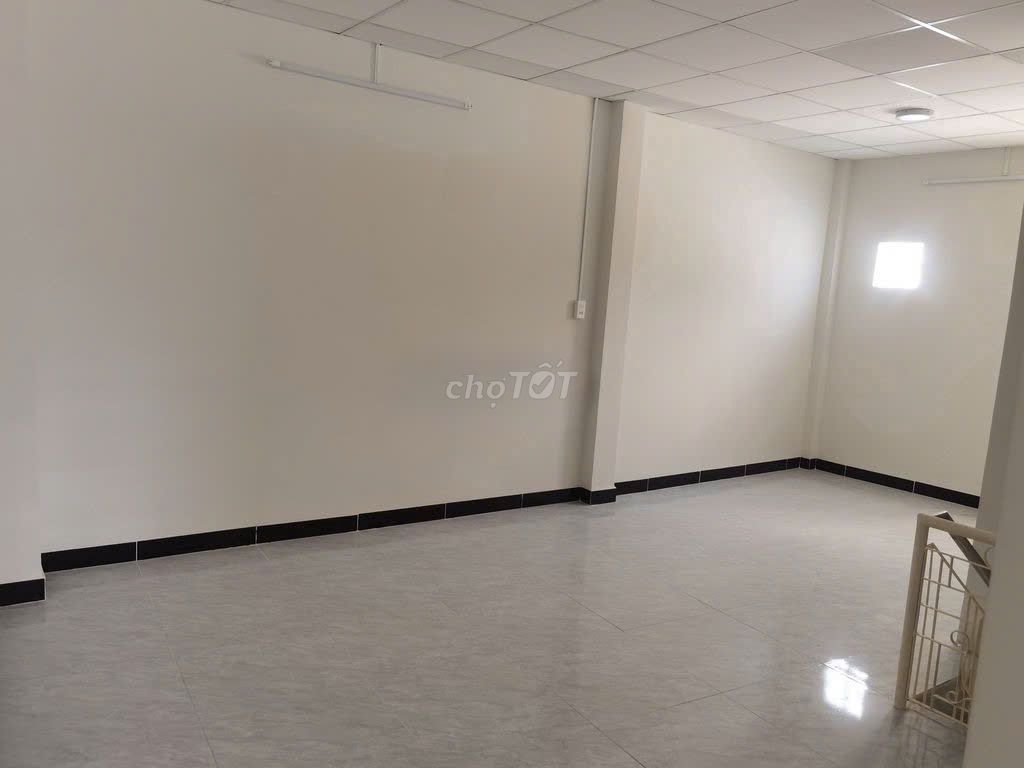 Rent the angle cmt8 to the District of 10 4x18 meters 1 L 4 bedroom