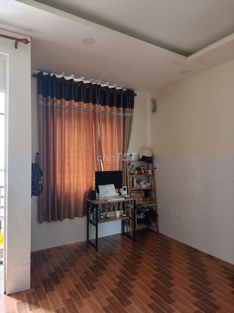 There's a balconies on Bình Lợi.