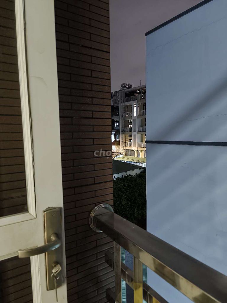 There's a balconies on Bình Lợi.