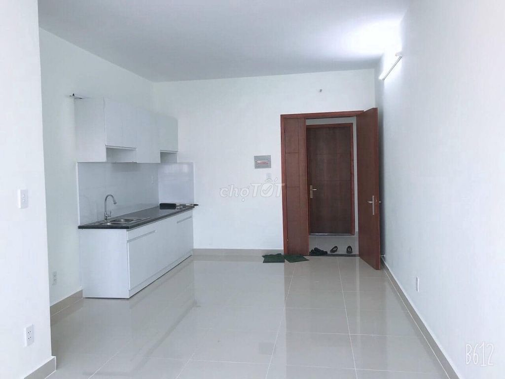 Two bedrooms, two Qq apartments, seven million.