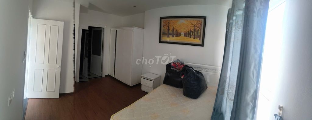 Rent Qq02, P. New Mountain 75 meters, two interior bedrooms.