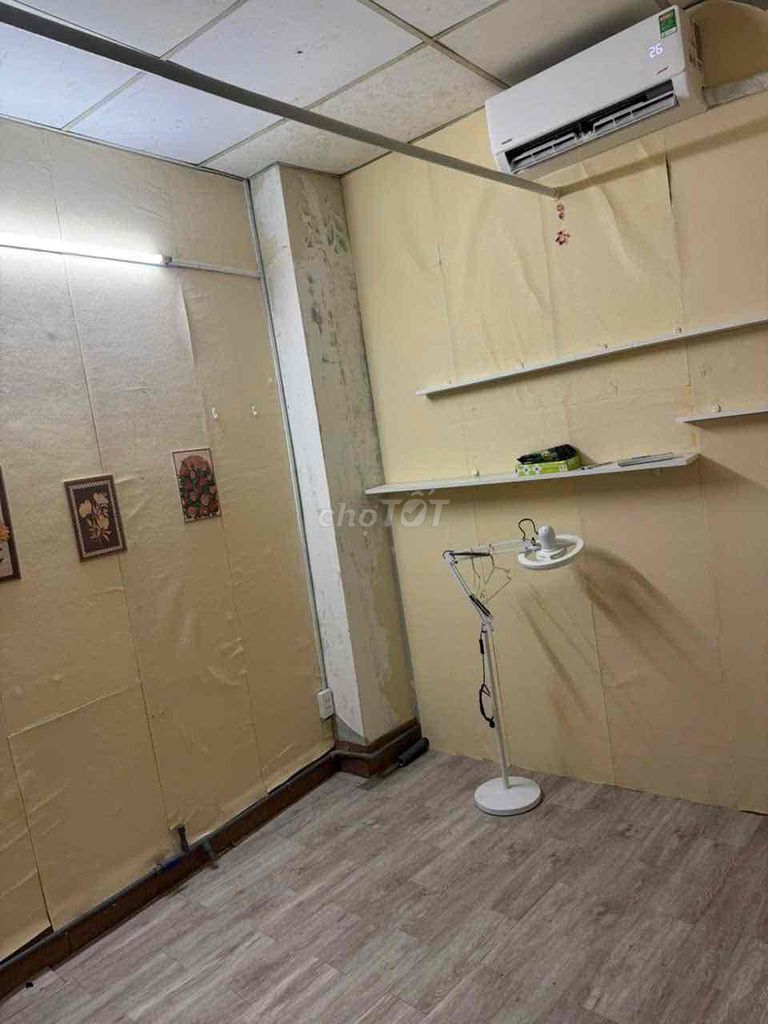 Rent a Bình Thạnh cheap room.