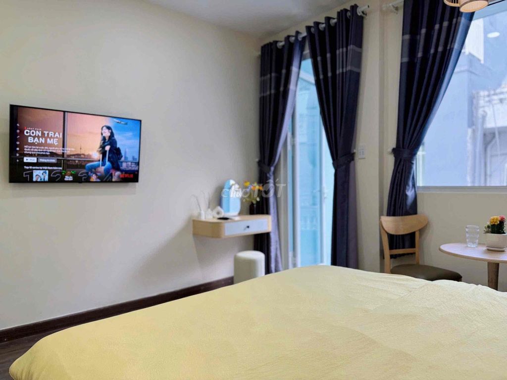 Rent a Bình Thạnh balcony apartment in the 1st district.