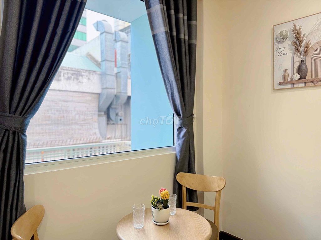 Rent a Bình Thạnh balcony apartment in the 1st district.