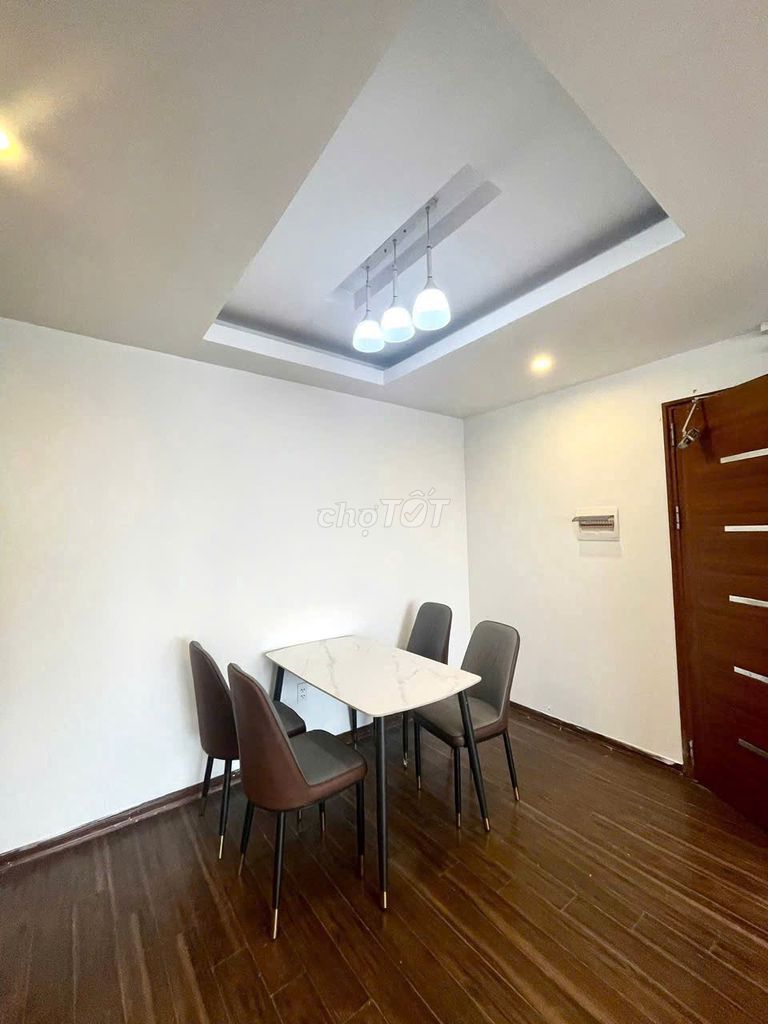Chung cư Khang Phú, Huỳnh Thiện Lộc rents two bedrooms with an interior of 11 million a month.