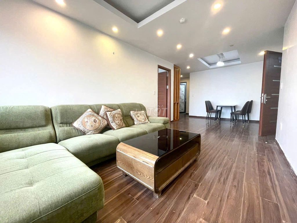 Chung cư Khang Phú, Huỳnh Thiện Lộc rents two bedrooms with an interior of 11 million a month.