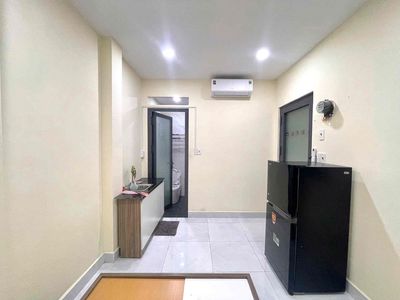 The student room is three minutes away from Vaa's.