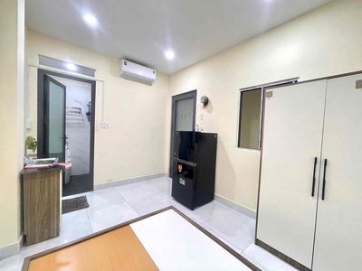The student room is three minutes away from Vaa's.