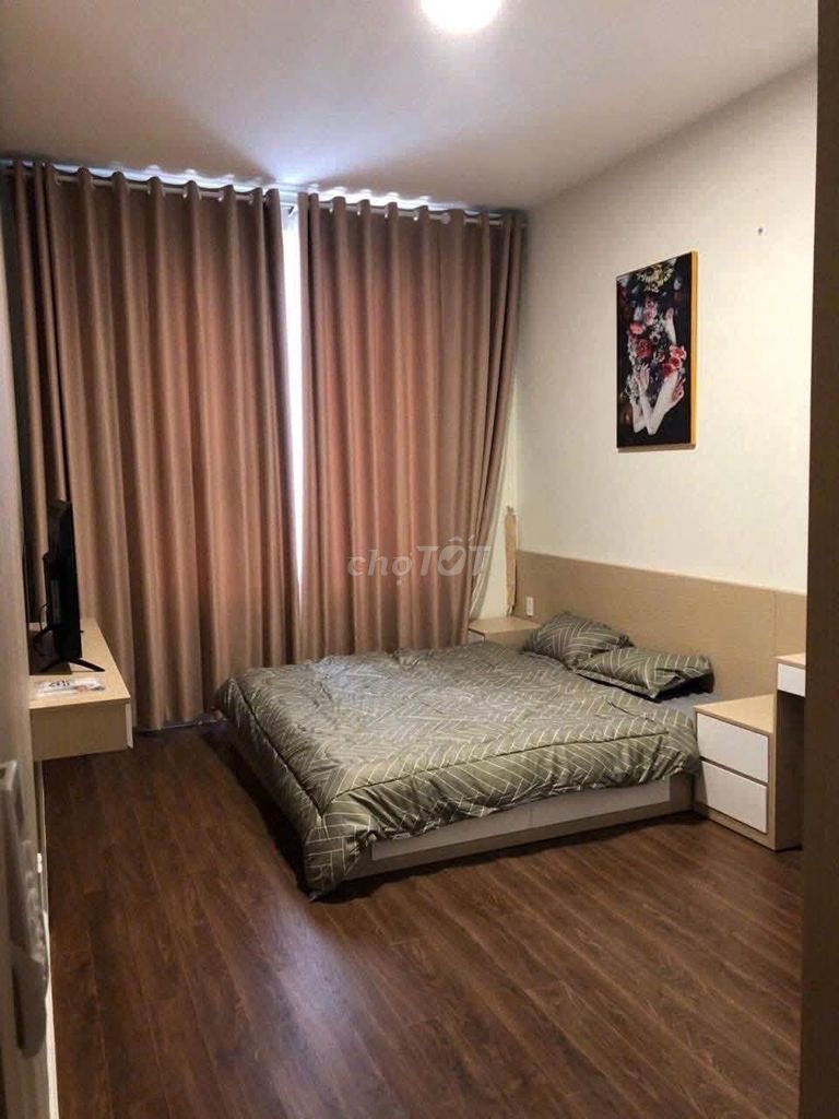 Oriental Plaza-Âu Cơ, two bedrooms ready for 12 t/th 78 meters balcony.