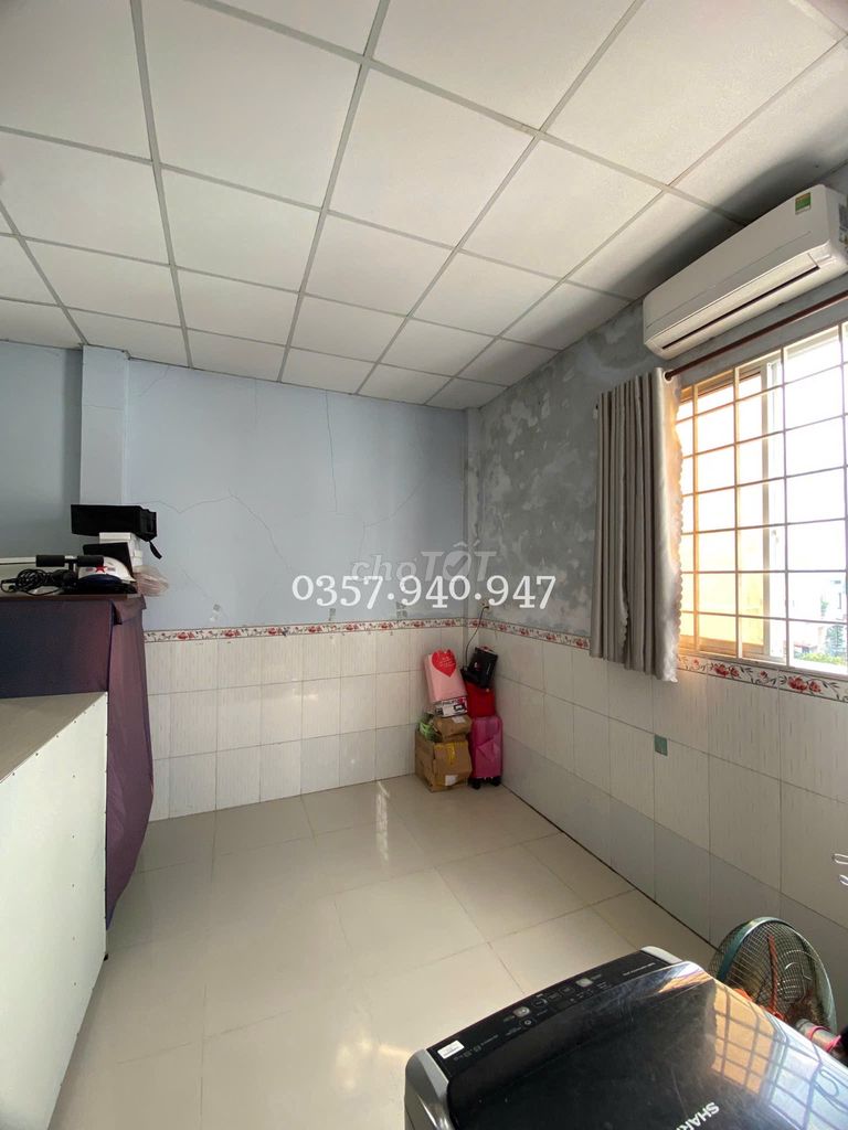 Find a woman at the transplant, 30 meters, Nguyễn Hữu Cảnh, Bình Thạnh