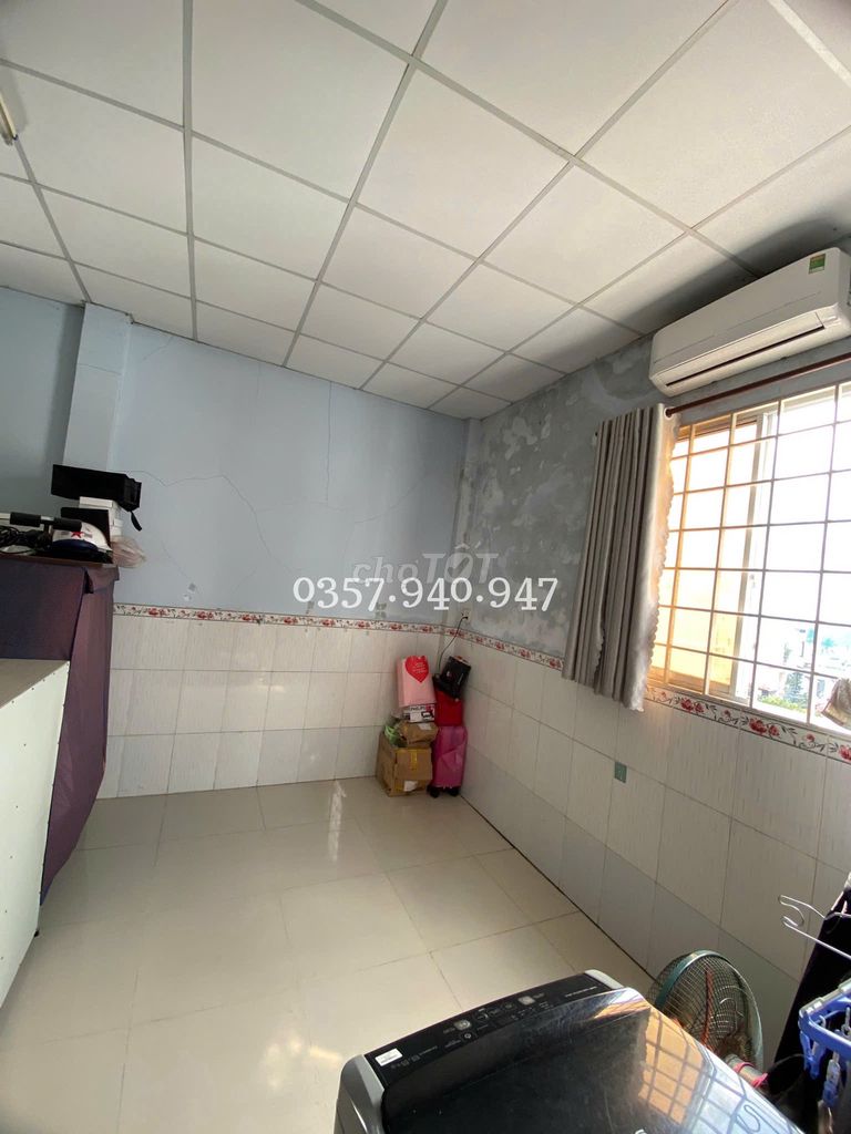 Find a woman at the transplant, 30 meters, Nguyễn Hữu Cảnh, Bình Thạnh