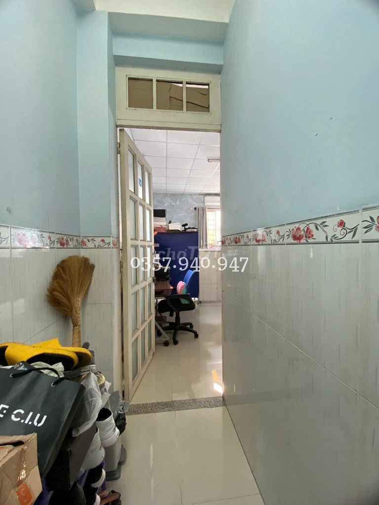 Find a woman at the transplant, 30 meters, Nguyễn Hữu Cảnh, Bình Thạnh