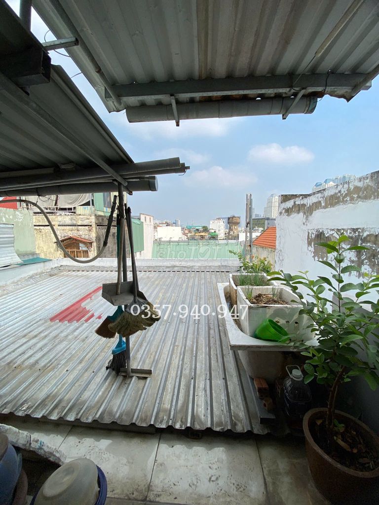 Find a woman at the transplant, 30 meters, Nguyễn Hữu Cảnh, Bình Thạnh