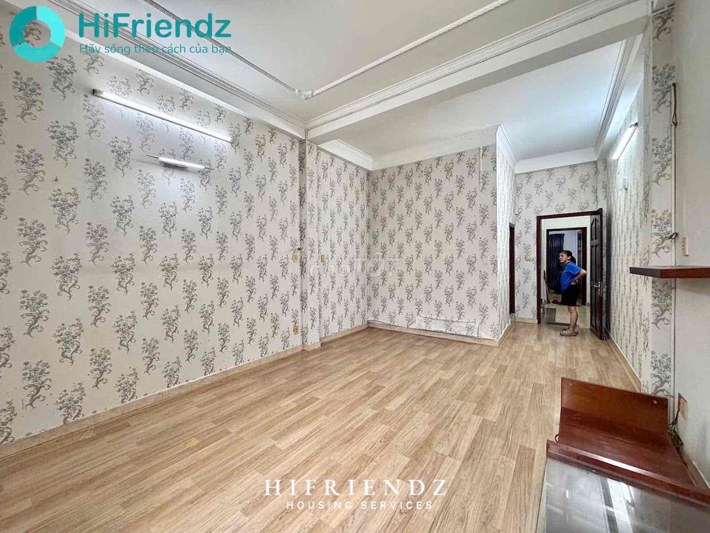 Tell Zhang Studio Bancol that there's a full interior window right here in Parmall