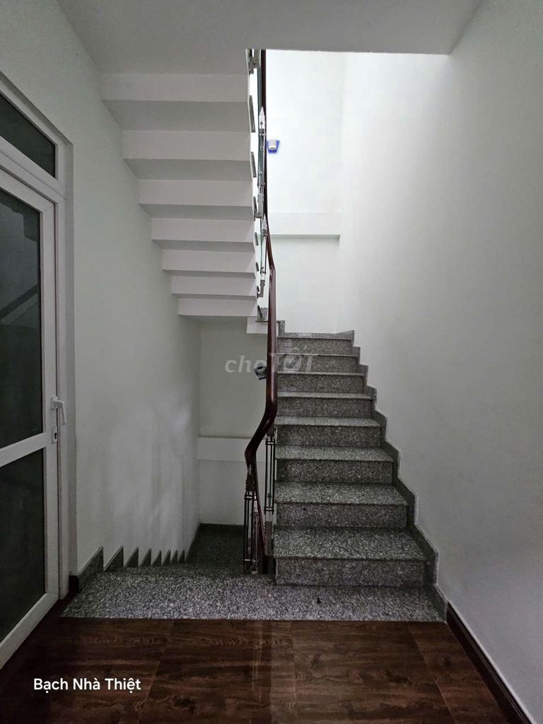 The original home, 30 meters from the main road.
