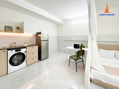 The master interior suite is at the University of Hersterics