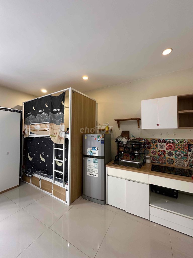 District 7 comfortable hostel.