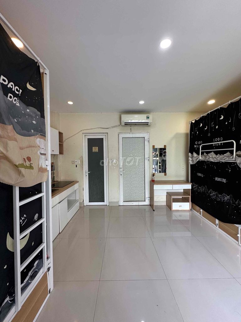 District 7 comfortable hostel.