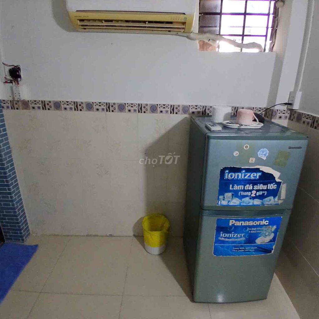 Rent a cheap room-- just 2 500,000 a month.