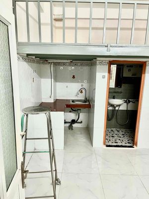 The new motel is cheap, District 8.
