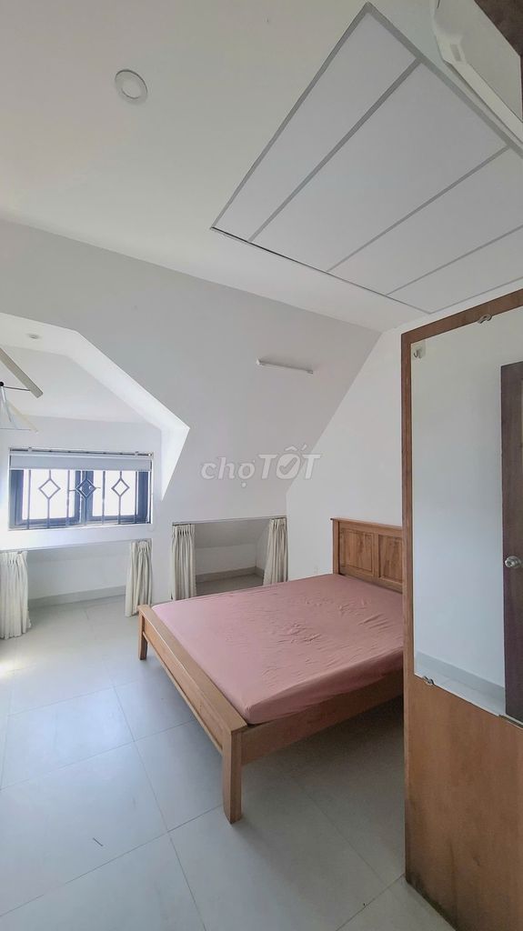 Pass the apartment. Bedroom 1 .7kc male.