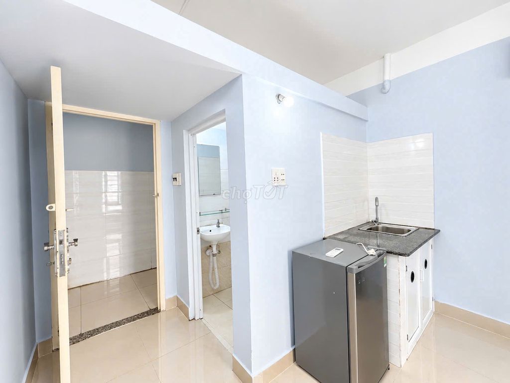 The parking studio from 3 million8 entire interiors is guarded near Oyah and vlu emarrt