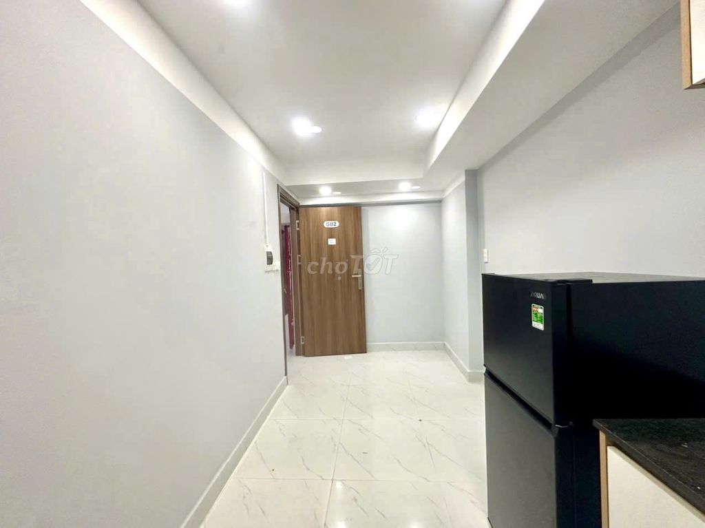 The first person in the medical room in the building is 451.