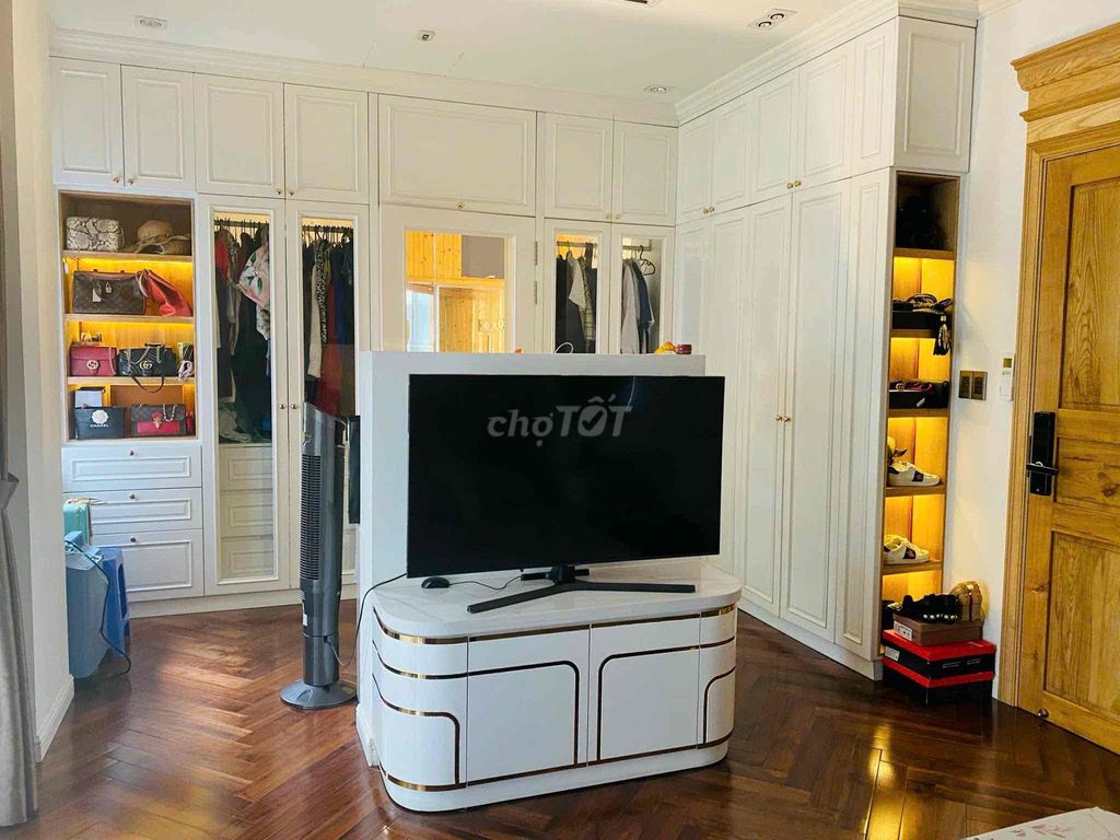 Rent a Spund Liên Phường District 9 at 35 million a month.