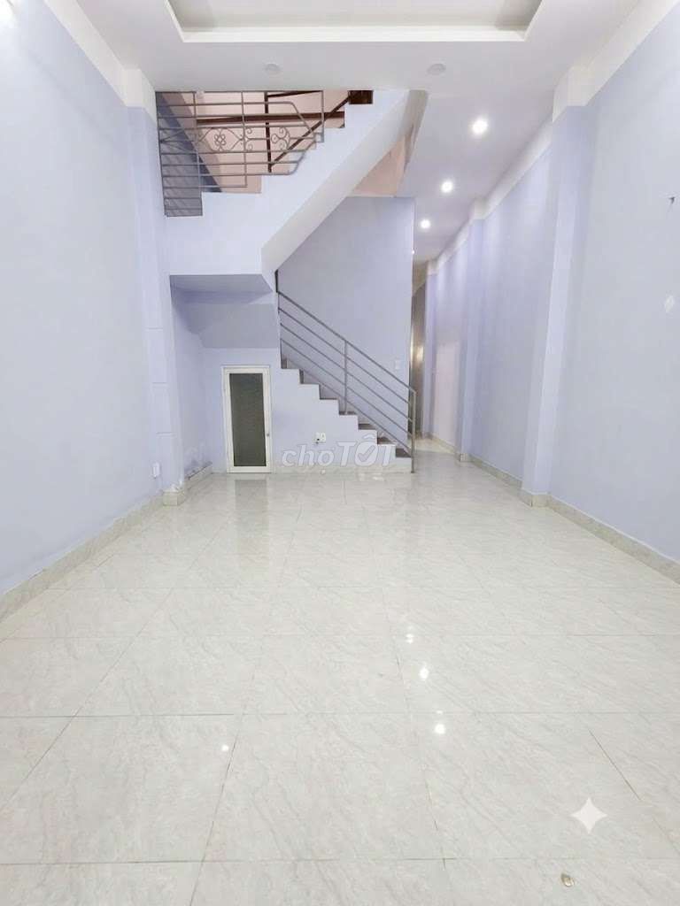 The two floors are 100 feet cheap.