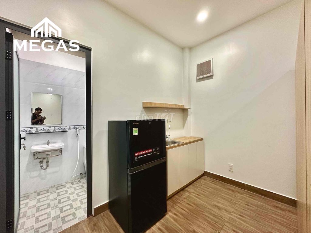 Rent a full interior studio with Tân Bình etown windows