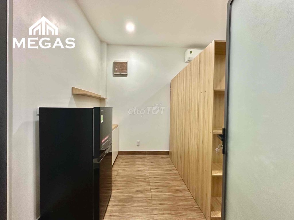 Rent a full interior studio with Tân Bình etown windows